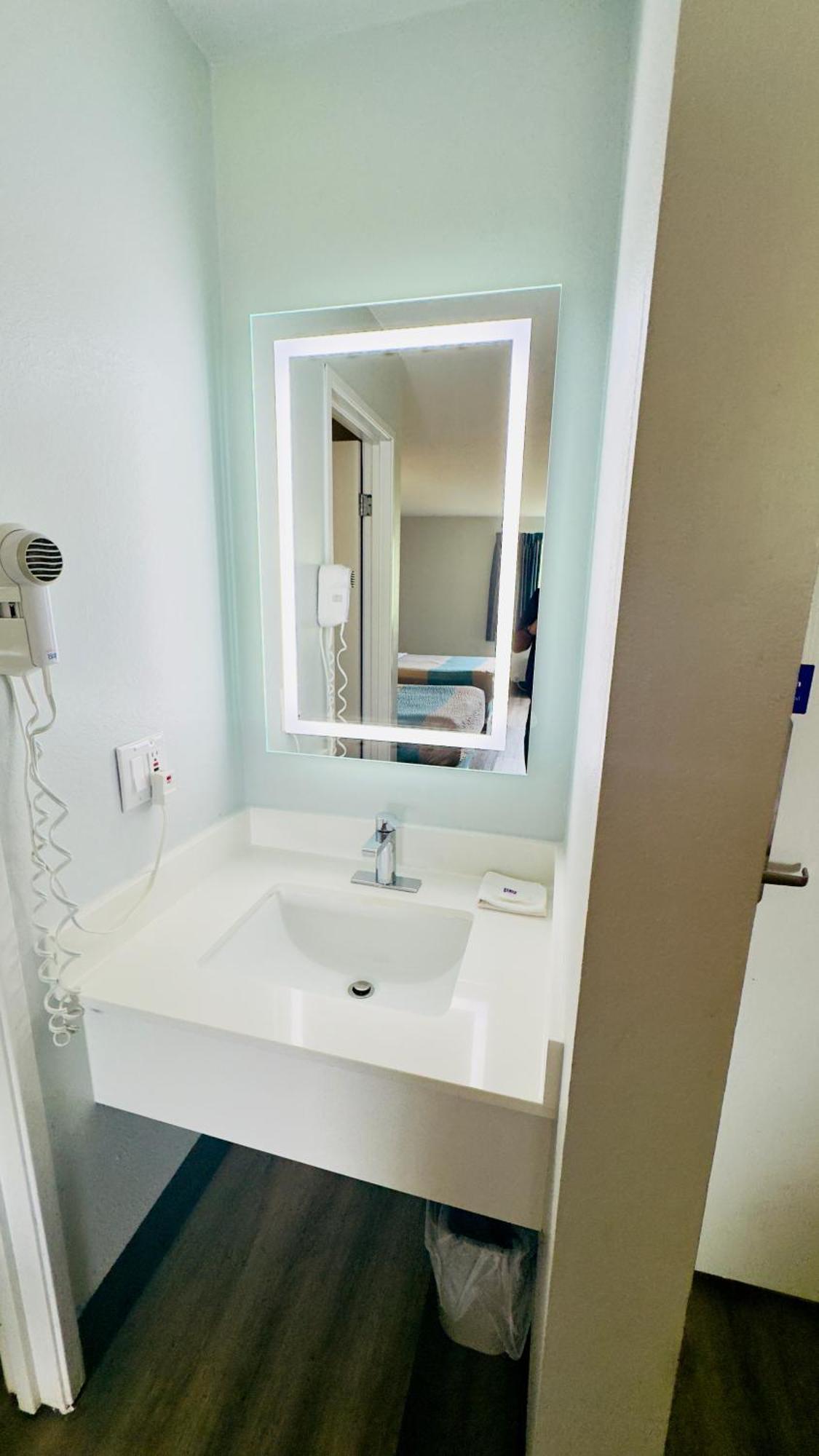 Motel 6 Mcgraw, Ny - Cortland Ngoại thất bức ảnh